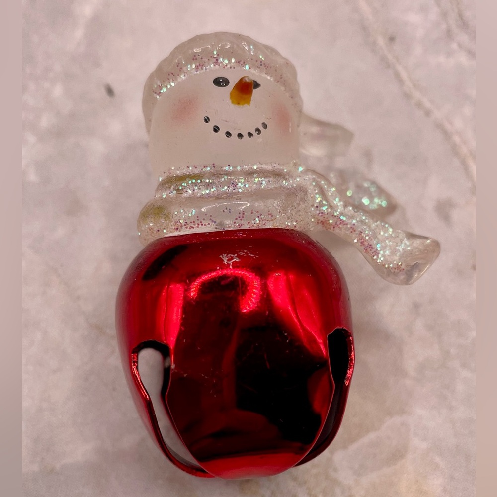 Christmas Snowman Scarf Frosty Pin Brooch with Red Bell. Makes noise